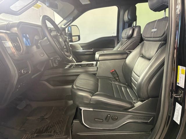 2025 Ford F-350SD Platinum