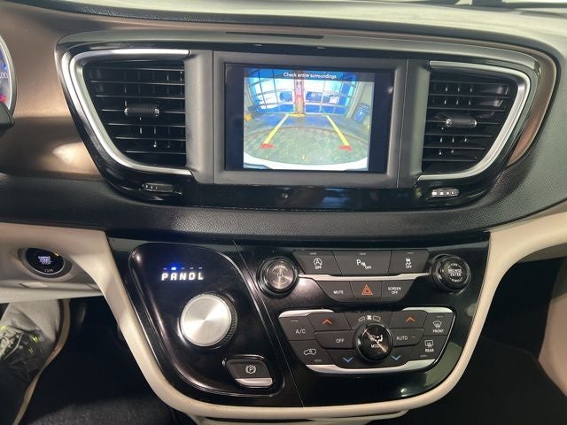 2019 Chrysler Pacifica Touring L