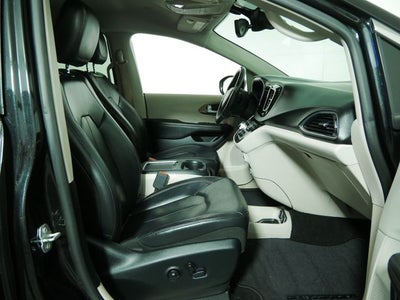 2017 Chrysler Pacifica Touring L Plus