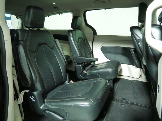 2017 Chrysler Pacifica Touring L Plus