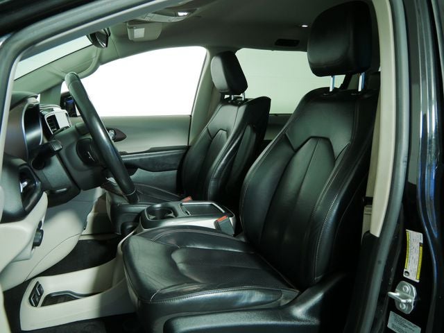 2017 Chrysler Pacifica Touring L Plus