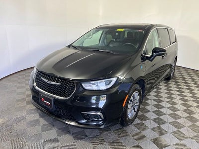 2023 Chrysler Pacifica Hybrid Touring L
