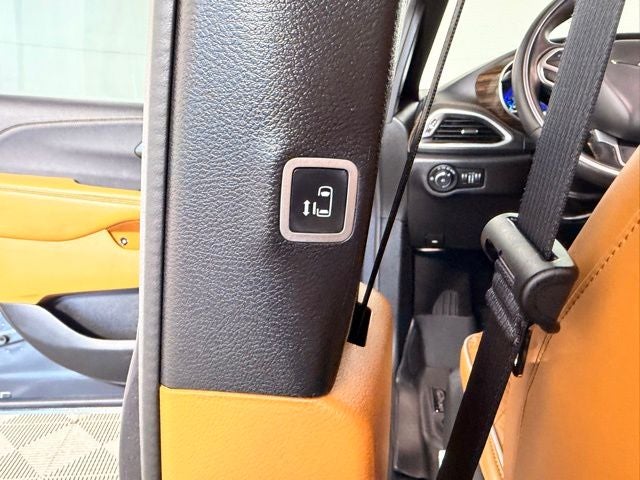 2021 Chrysler Pacifica Hybrid Pinnacle