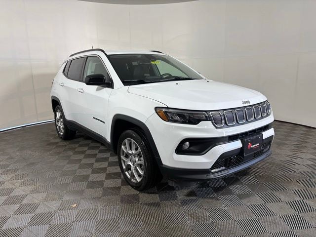 2022 Jeep Compass Latitude Lux 4X4's photo