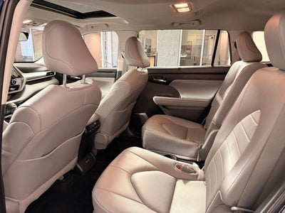 2024 Toyota Highlander Hybrid XLE