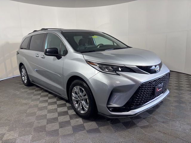 2022 Toyota Sienna XSE 7 Passenger