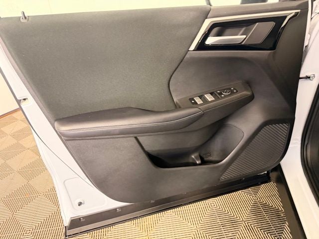 2024 Mitsubishi Outlander ES