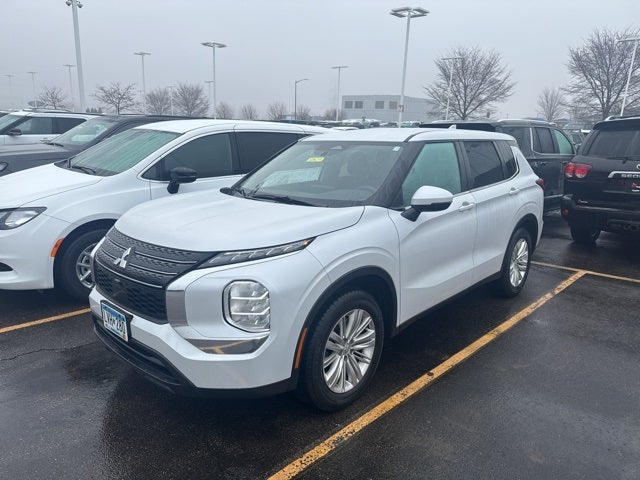 2024 Mitsubishi Outlander ES