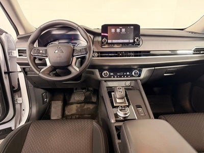 2024 Mitsubishi Outlander ES