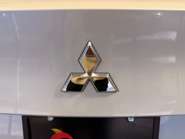 2024 Mitsubishi Outlander ES