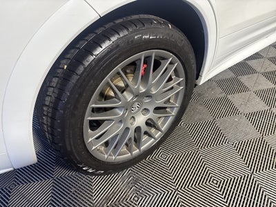 2014 Porsche Cayenne GTS