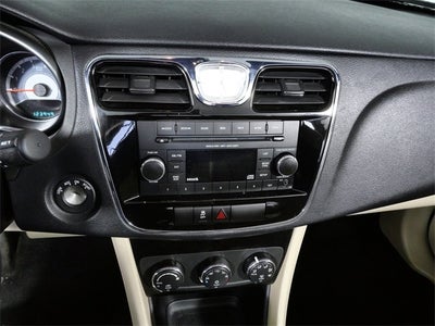 2013 Chrysler 200 Touring