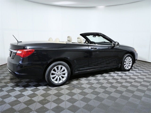 2013 Chrysler 200 Touring