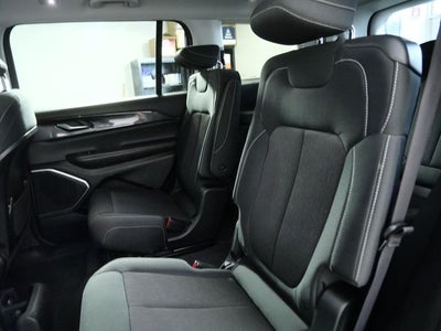 2022 Jeep Grand Cherokee L Laredo