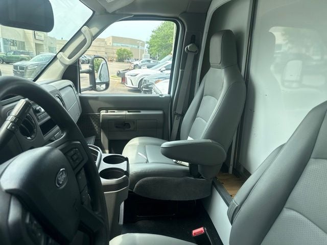 2025 Ford E-350SD Base Cutaway