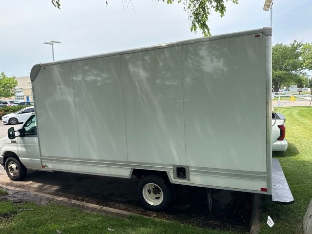 2025 Ford E-350SD Base Cutaway