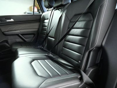 2022 Volkswagen Atlas Cross Sport 3.6L V6 SEL Premium R-Line