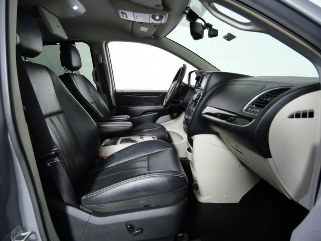 2013 Chrysler Town & Country Touring-L
