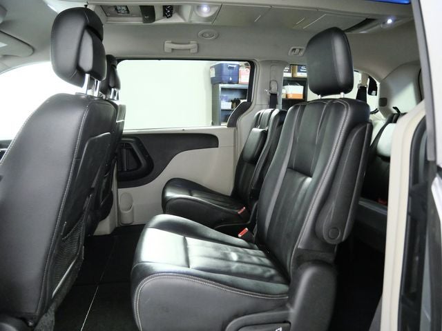 2013 Chrysler Town & Country Touring-L