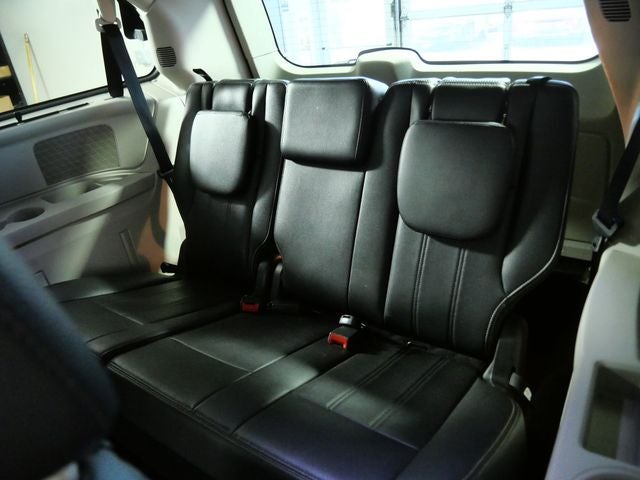 2013 Chrysler Town & Country Touring-L