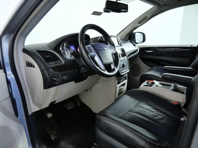 2013 Chrysler Town & Country Touring-L