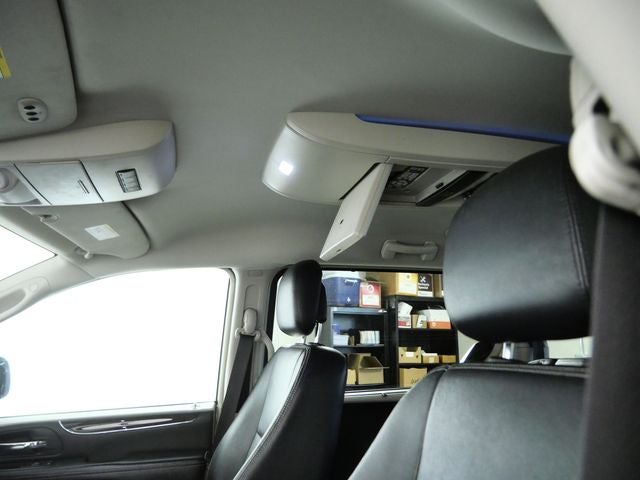 2013 Chrysler Town & Country Touring-L