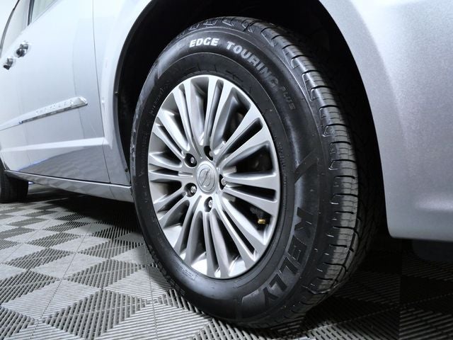 2013 Chrysler Town & Country Touring-L