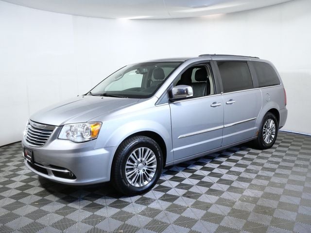 2013 Chrysler Town & Country Touring-L
