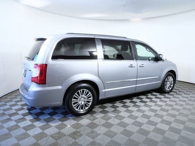 2013 Chrysler Town & Country Touring-L