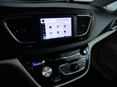 2024 Chrysler Voyager LX