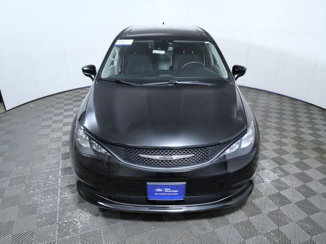 2024 Chrysler Voyager LX