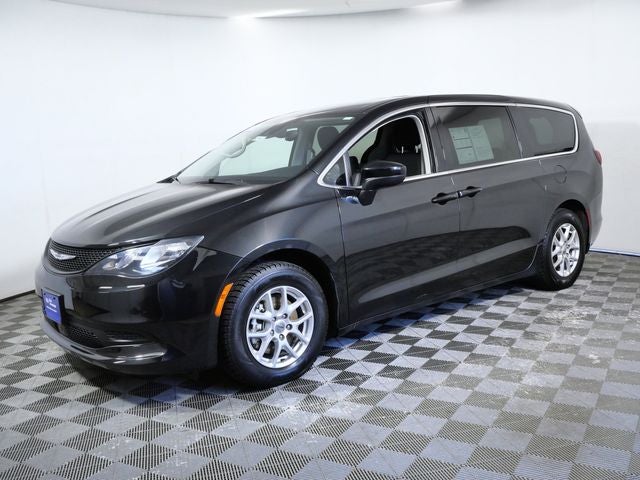 2024 Chrysler Voyager LX