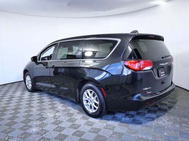 2024 Chrysler Voyager LX