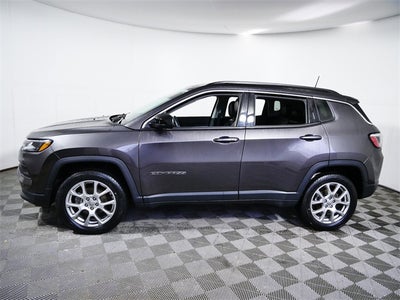 2022 Jeep Compass Latitude Lux