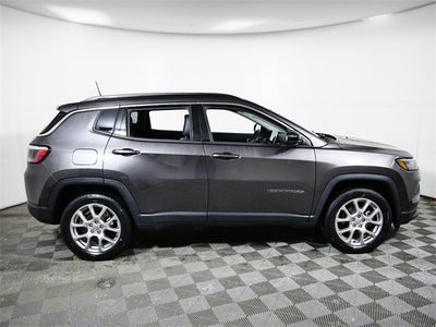 2022 Jeep Compass Latitude Lux