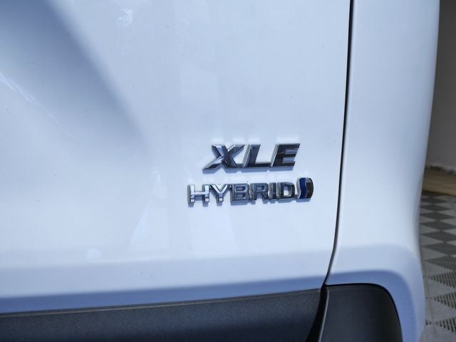 2022 Toyota RAV4 Hybrid XLE