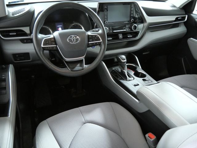 2022 Toyota Highlander Hybrid LE