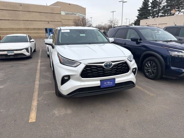 2022 Toyota Highlander Hybrid LE
