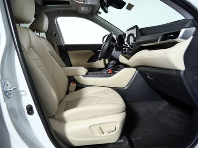 2023 Toyota Highlander Hybrid XLE