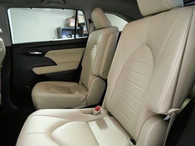 2023 Toyota Highlander Hybrid XLE
