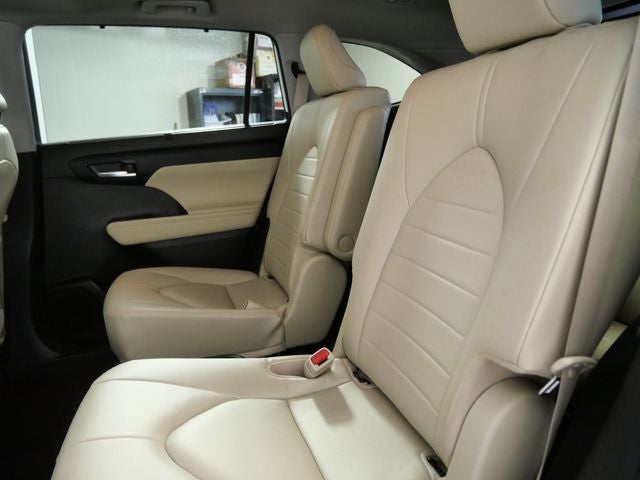 2023 Toyota Highlander Hybrid XLE
