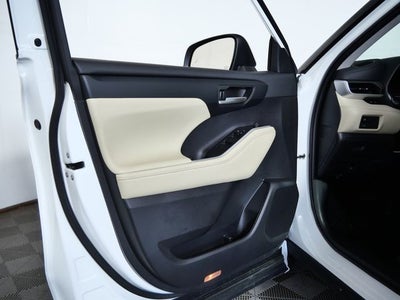 2023 Toyota Highlander Hybrid XLE