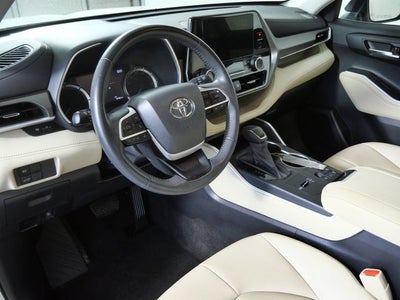2023 Toyota Highlander Hybrid XLE