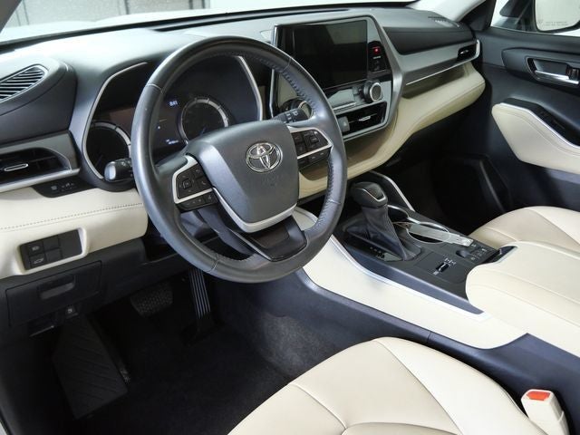 2023 Toyota Highlander Hybrid XLE