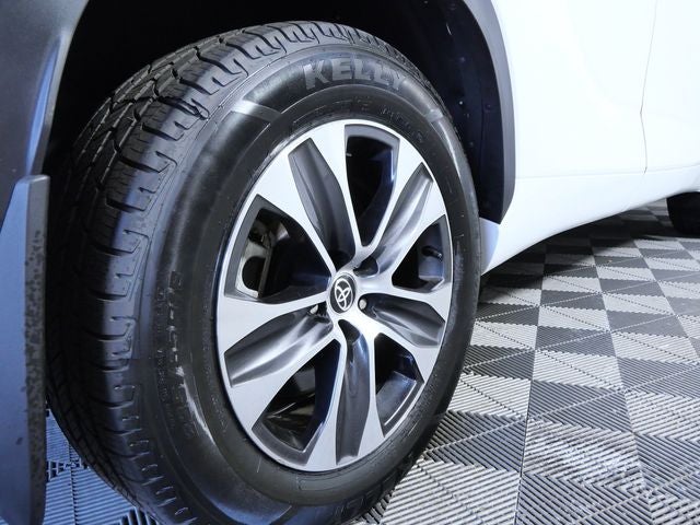 2023 Toyota Highlander Hybrid XLE