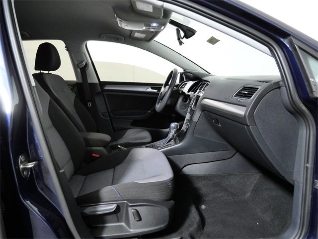 2016 Volkswagen e-Golf SE