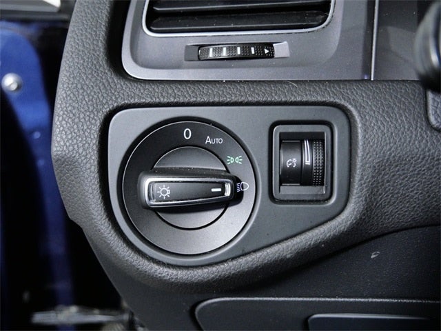 2016 Volkswagen e-Golf SE