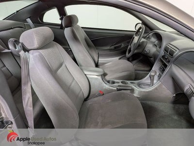 2002 Ford Mustang V6 Deluxe