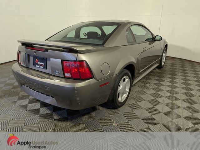 2002 Ford Mustang V6 Deluxe
