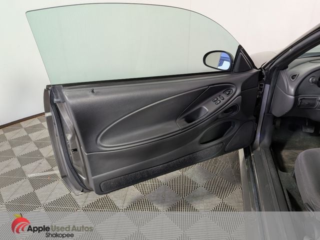 2002 Ford Mustang V6 Deluxe